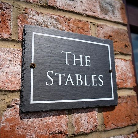The Stables Villa วูดฮอลล์สปา ภายนอก รูปภาพ