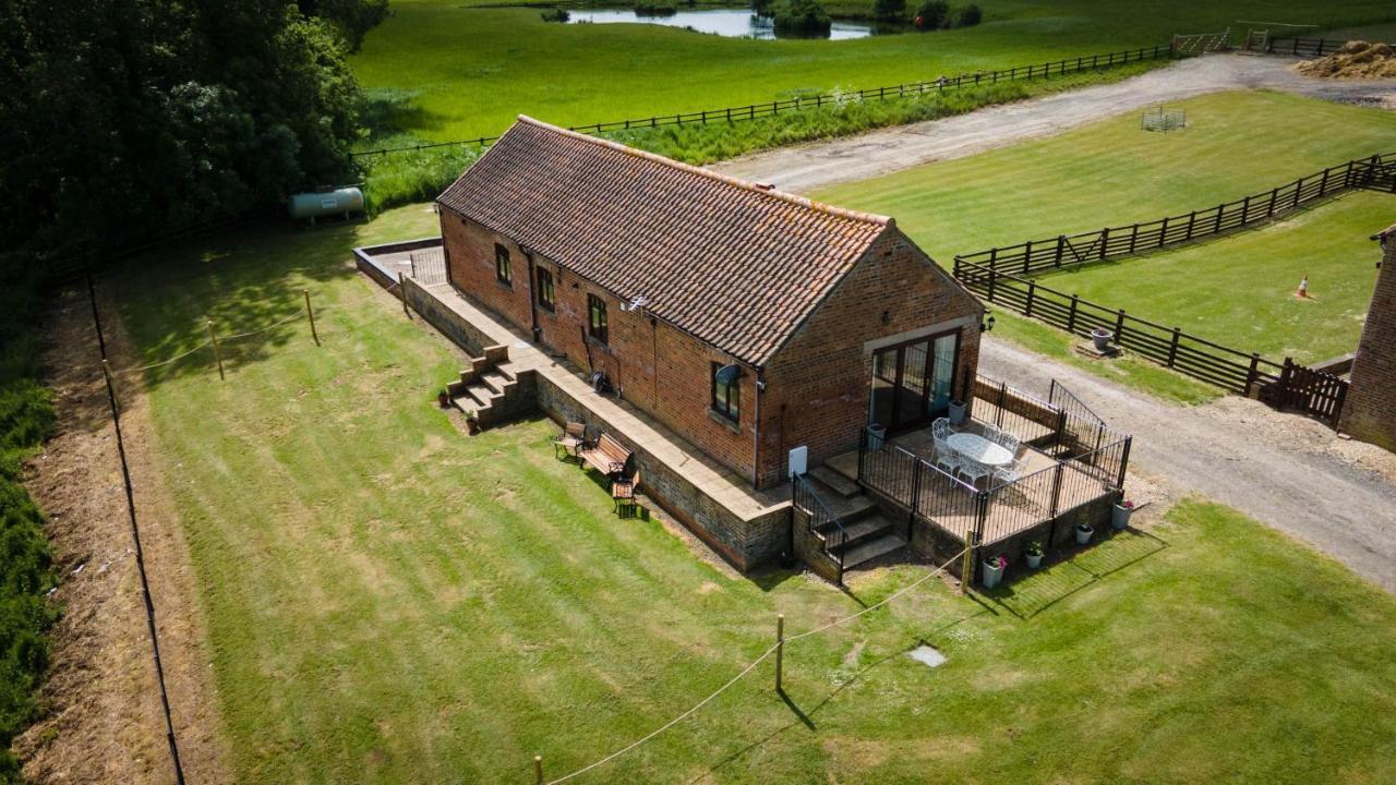 The Stables Villa วูดฮอลล์สปา ภายนอก รูปภาพ