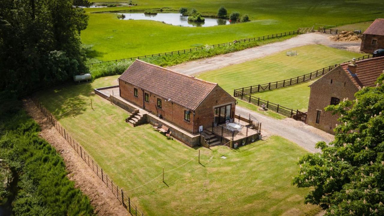 The Stables Villa วูดฮอลล์สปา ภายนอก รูปภาพ